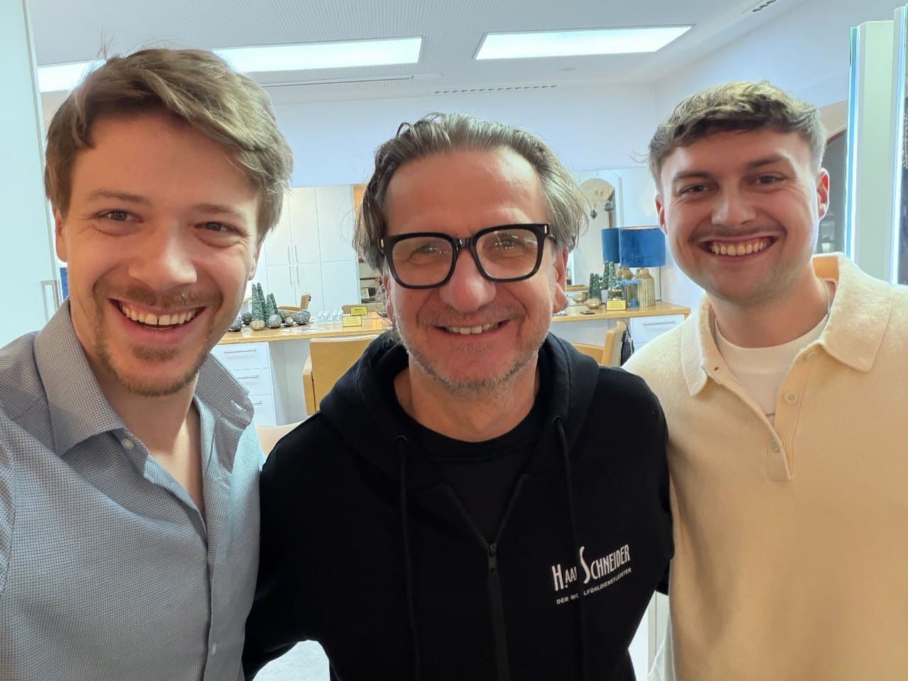 Heiko Schneider mit den Gründern von MitJulia